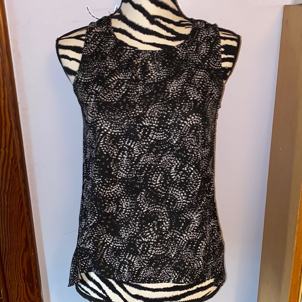 Paper Crane sleeveless top size Small